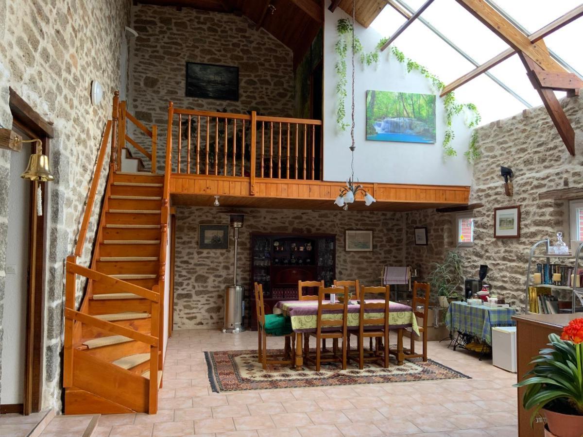Bed and Breakfast Le Bois Chef D'Ane Collinee Екстер'єр фото